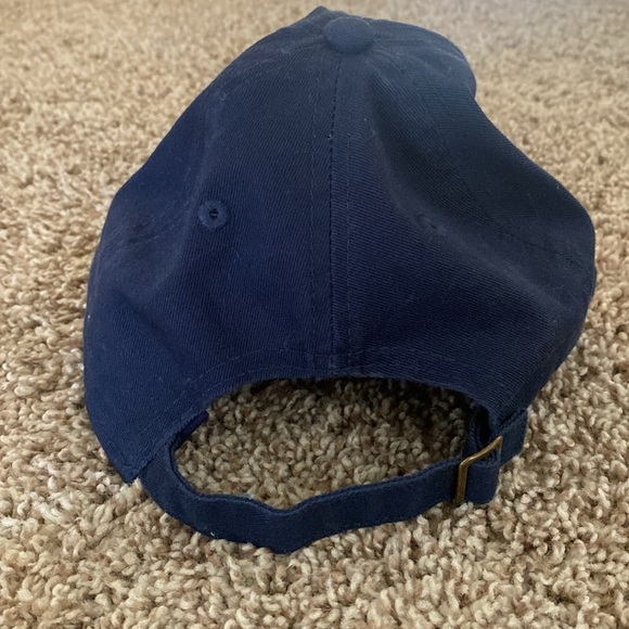 Rey to Z navy adjustable cap with Q initial - Picture 2 of 3